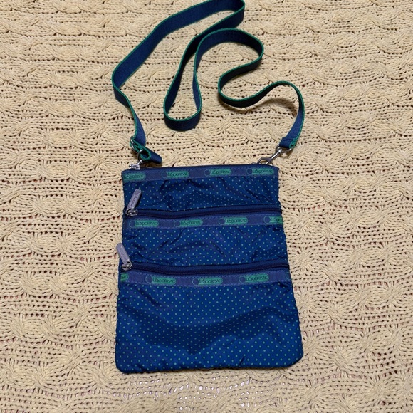 LeSportsac travel Classic polka dot 3-Zip Crossbody Bag green and dark blue - Picture 2 of 10